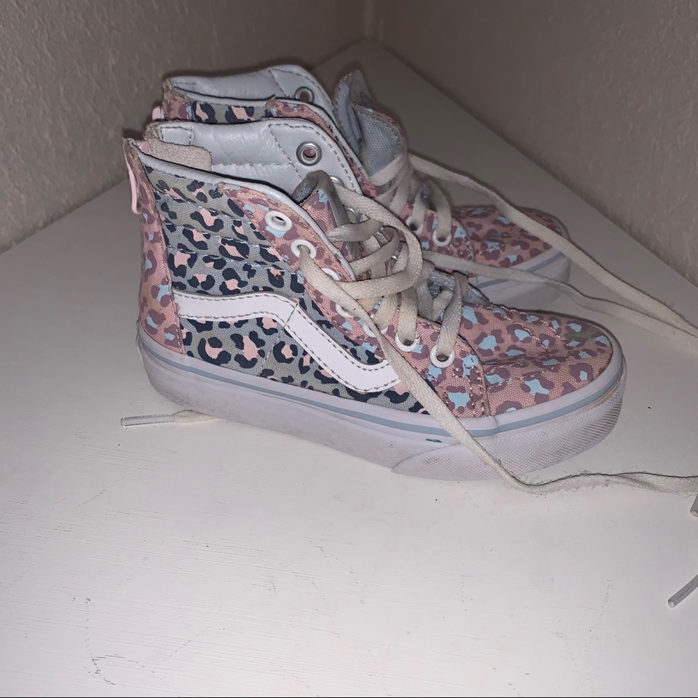Vans Girls Leopard Print Zip Up Back High Tops!